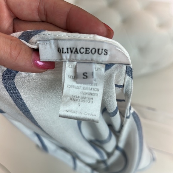 V neck striped,loose body suit. - Picture 6 of 6